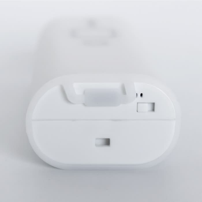 エフケイシステム QR対応 抗菌ワイヤレスバーコードリーダー BP-200C Plusの防滴シリコンジャケット装着時の底面イメージ。USBソケット部が保護されている。