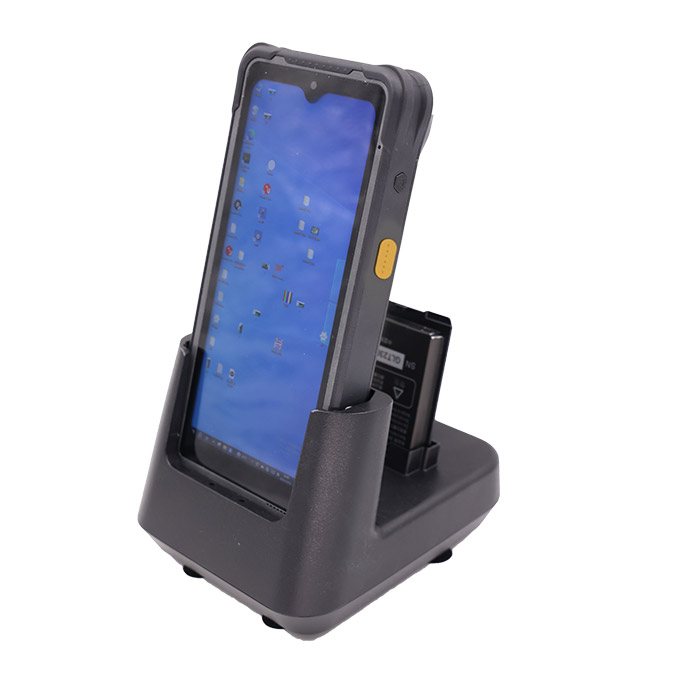 日本ノヴァシステムの産業用6.5インチwindowsハンディターミナル NS605 のオプションのシングル充電ターミナルの使用イメージ